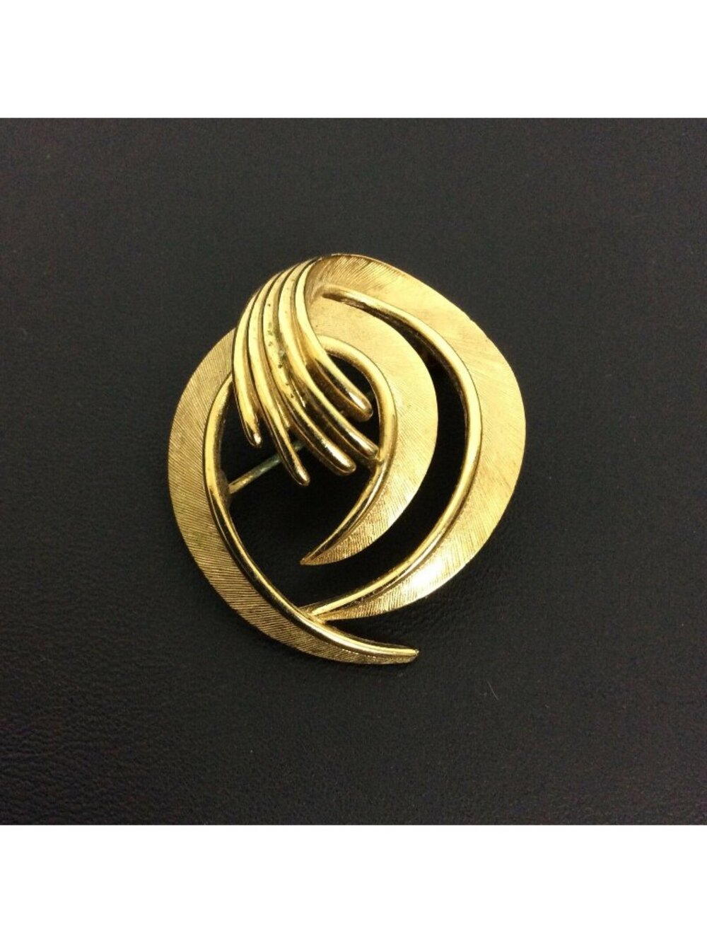Vintage Trifari Goldtone Crown Brooch Pin Double Swirl Signed 80s Jewelry